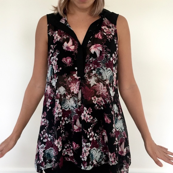 BCBG Floral Top - Picture 2 of 6